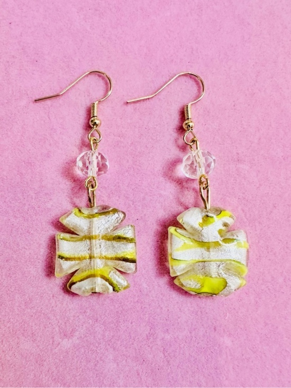 NWT Yellow Swirl Glass Dangle Earrings